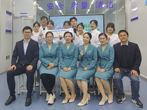 技精于勤，榮光綻放——我校在2021年全國職業院校技能大賽教學能力比賽中榮獲化妝品技術開發二等獎